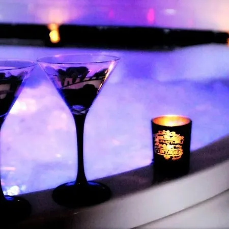 Apartment Romantique Avec Jacuzzi Et Terrasse Perpignan